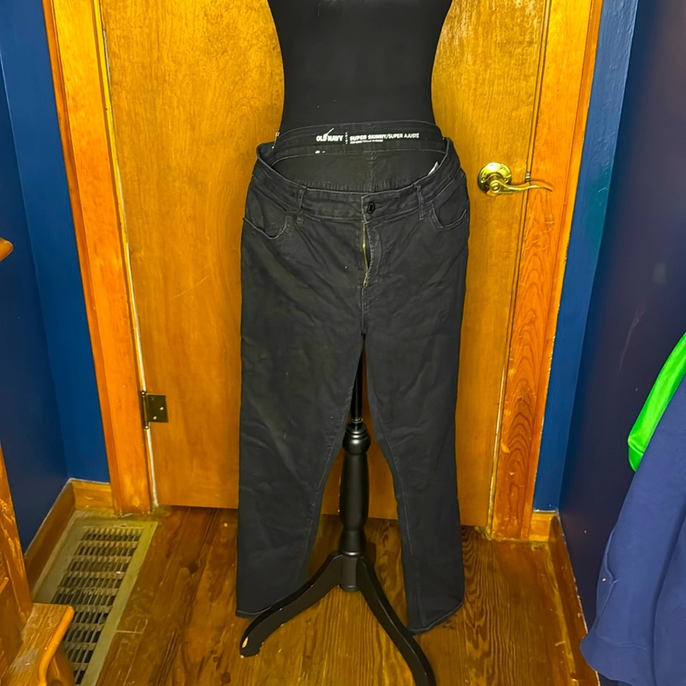 Non distressed black skinny jeans